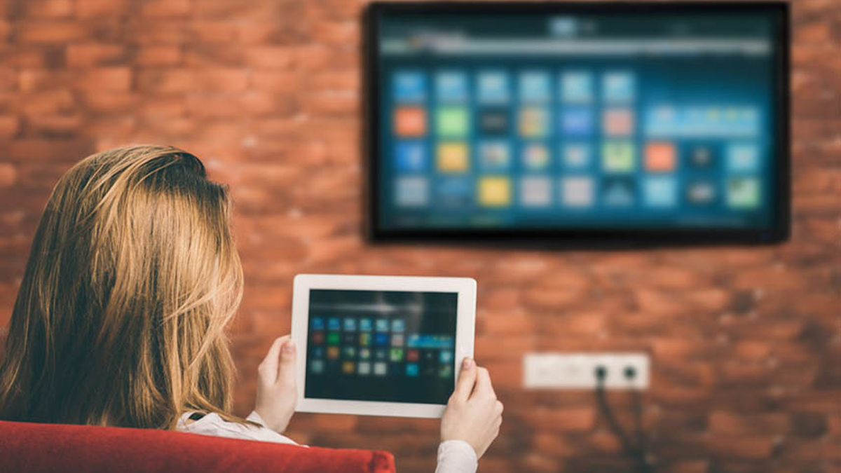 Covisionado: ¿Mirar televisión y el celular a la vez podría ser un peligro?