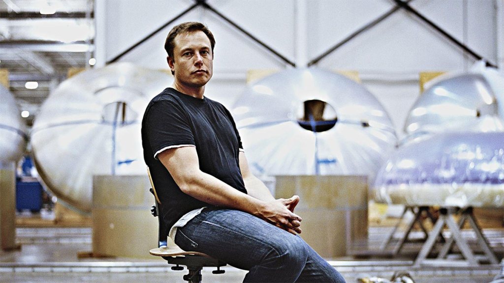 Elon Musk recomienda 12 libros que cambiaron su vida