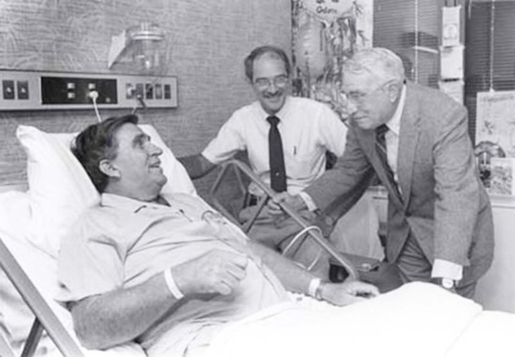 El Beso de la Vida: la historia de un hombre que salvó a su colega tras una descarga eléctrica