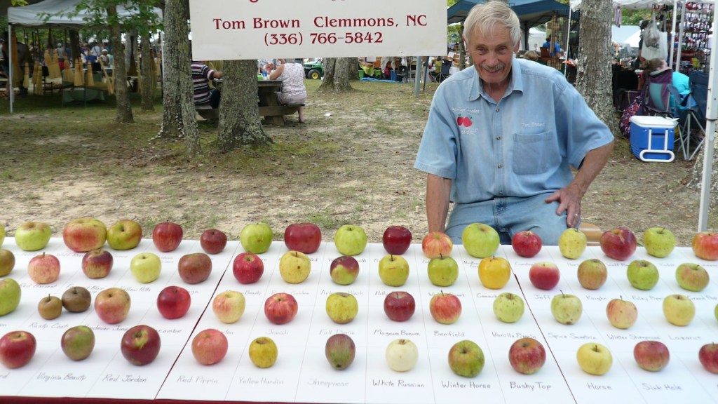 Un ingeniero químico jubilado salvó de la extinción más de 1,200 variedades de manzanas perdidas