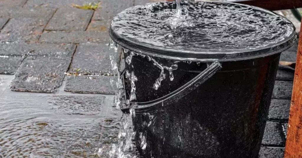 balde-o-valde-con-agua