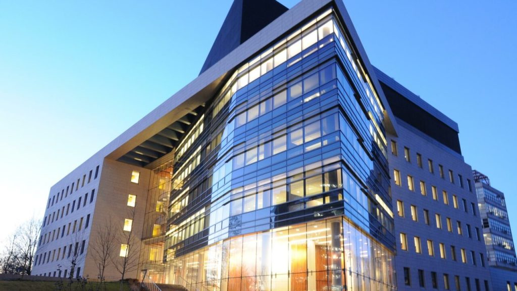 Una donación de 1.000 millones de dólares hará que la Facultad de Medicina Albert Einstein sea gratuita