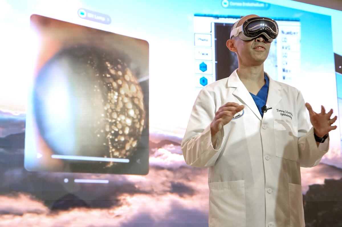 Hospitales de San Diego modernizan la atención médica con Apple Vision Pro