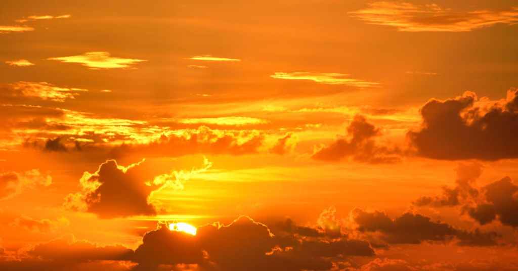 cielo naranja