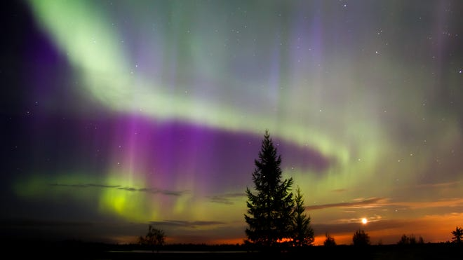 Auroras boreales en todo el mundo: Potente tormenta solar golpea a la Tierra