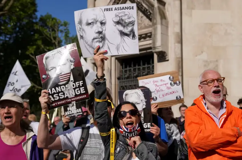 falló a favor de Julian Assange