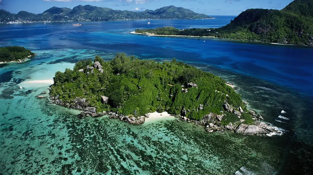 isla Moyenne el parque nacional más pequeño del mundo