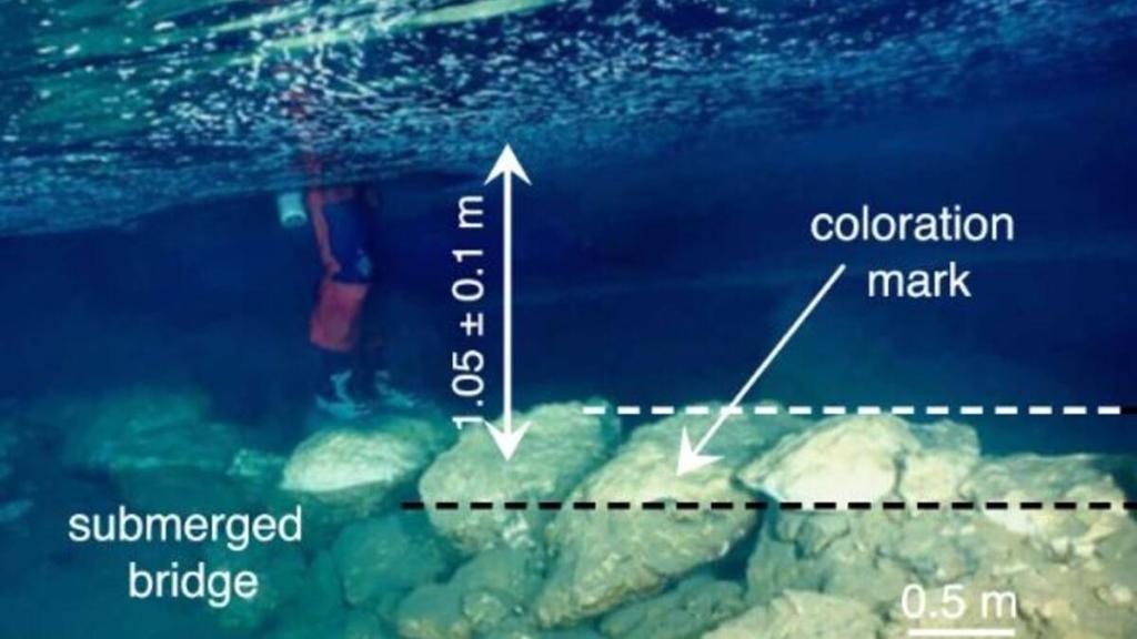 Descubren un antiguo puente sumergido en una cueva que revela que los humanos llegaron a esta isla mucho antes de lo que se creía