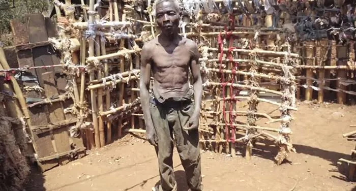 Ginefobia extrema: hombre lleva 56 años encerrado en su casa por miedo a las mujeres