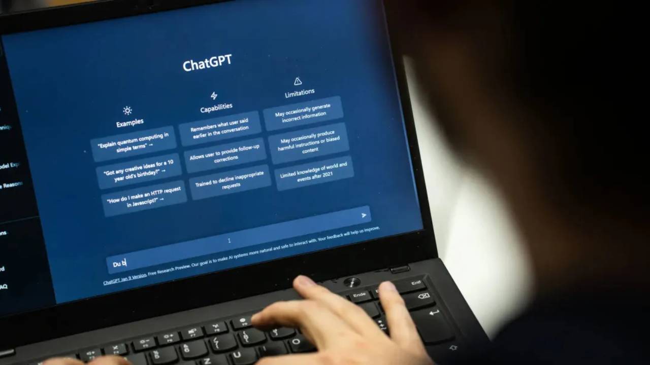 10 Prompts de ChatGPT que te ayudarán a conseguir empleo