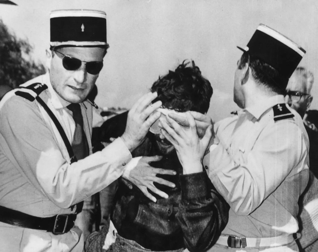 Michel Siffre y el Descubrimiento del Tiempo Humano: Un Experimento en la Oscuridad