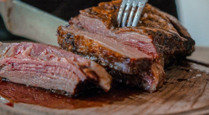 El colesterol generó bultos amarillos en la piel de un hombre que solo comía carne, mantequilla y queso 2 Un hombre que solo comía carne, mantequilla y queso: el colesterol sale de su cuerpo