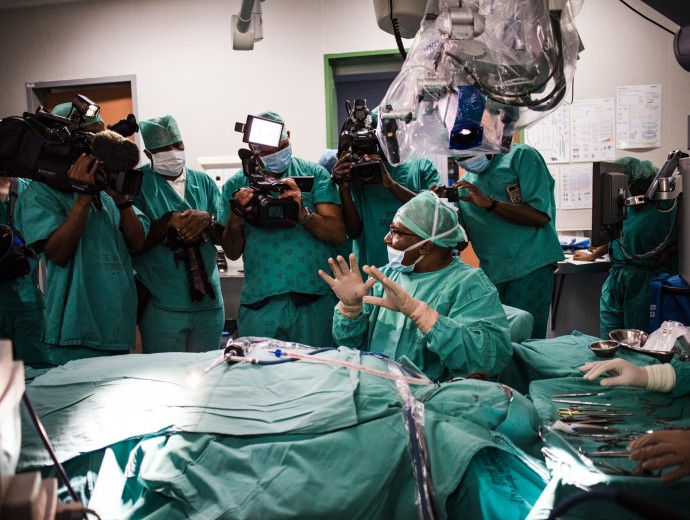 Científicos hacen el primer trasplante de oído medio del mundo utilizando huesos impresos en 3D