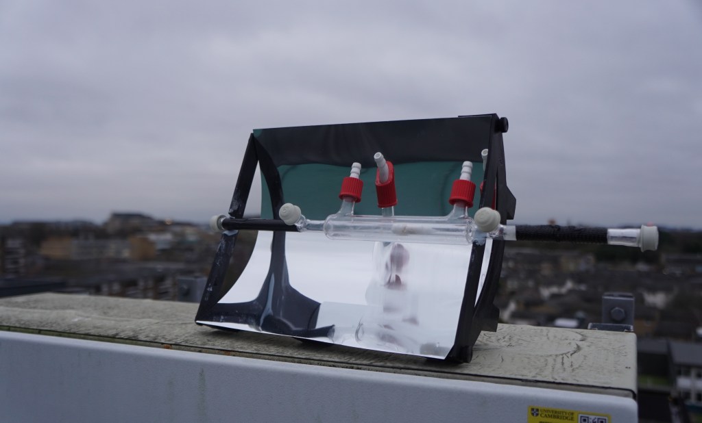 Desarrollan reactor solar que convierte CO2 en combustible