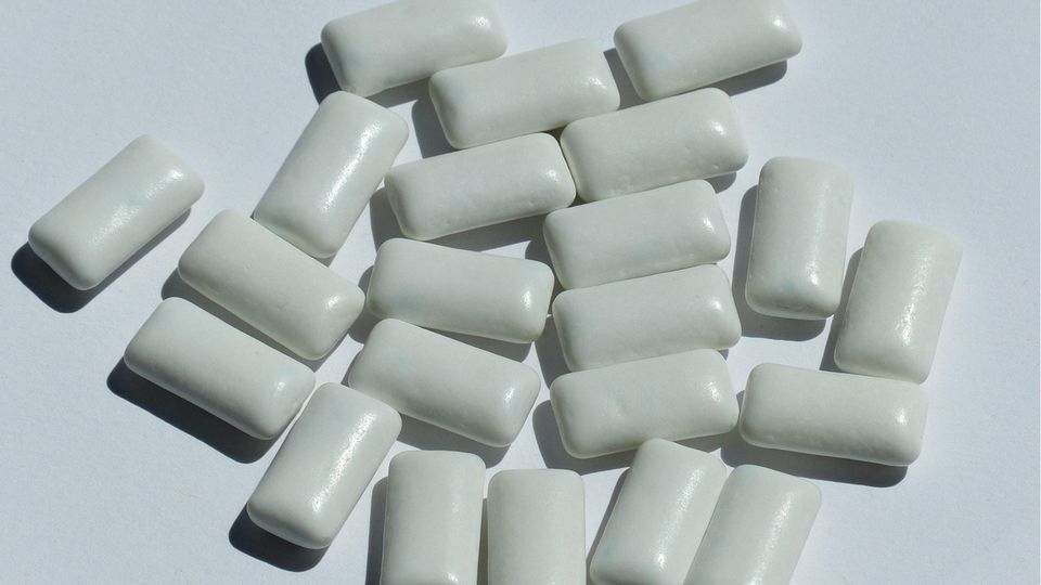 La ingeniería y evaluación de la goma de frijol antiviral. 