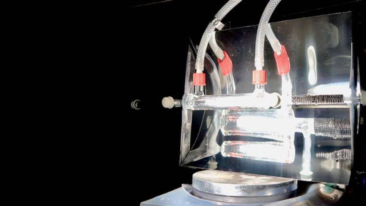 Desarrollan reactor solar que convierte CO2 en combustible