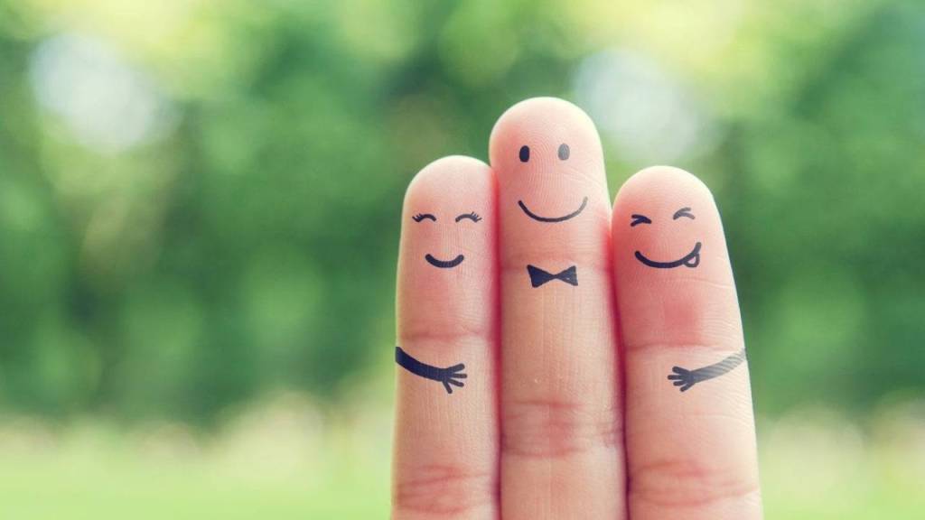 El poliamor está en aumento y la sociedad debería ser más tolerante, según una investigación