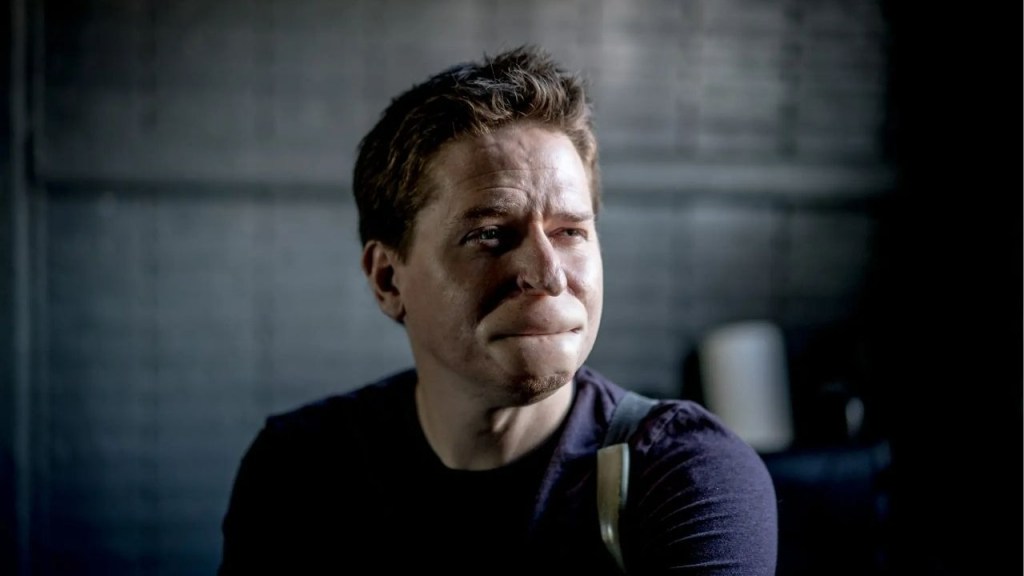 La historia de Alex Lewis: El hombre que encontró la felicidad tras perderlo todo