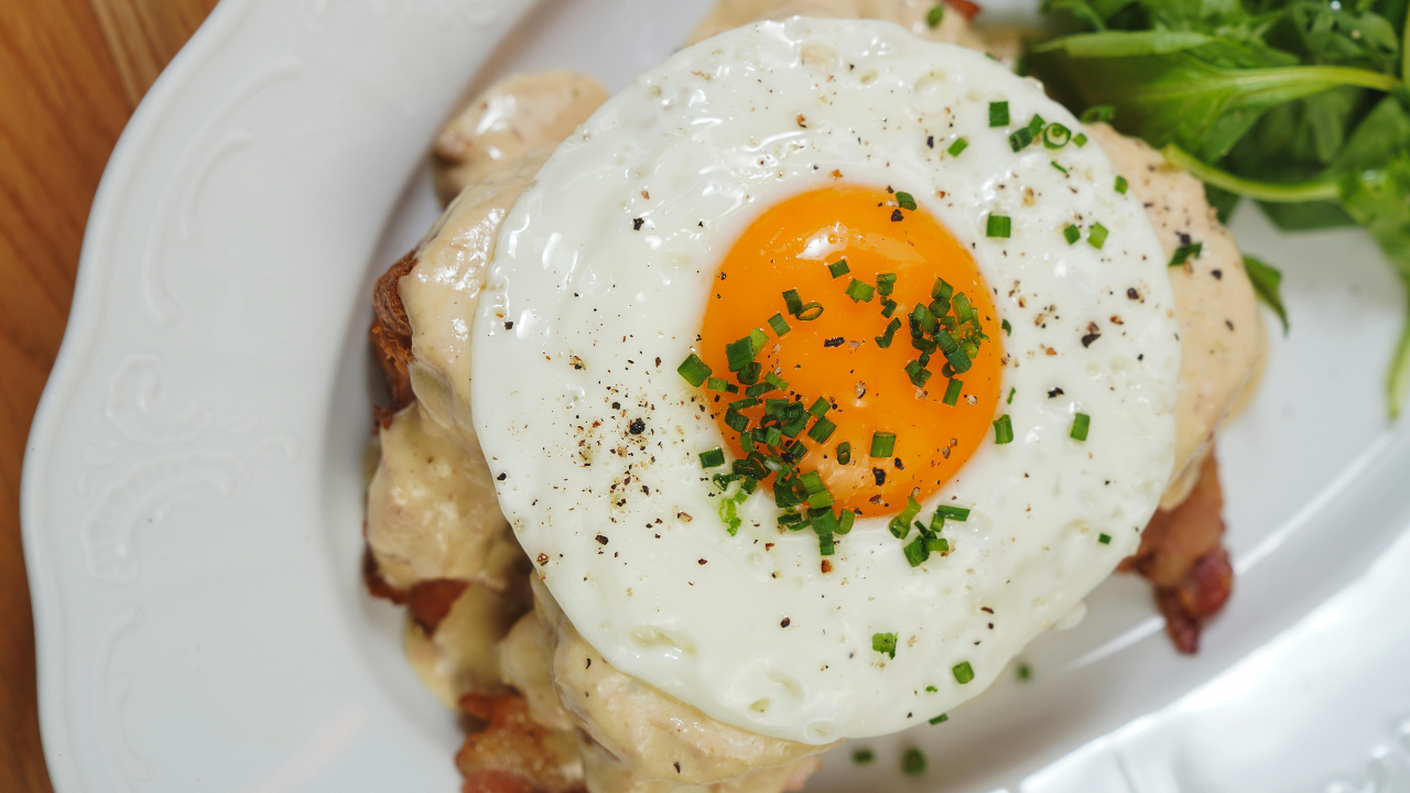 Colesterol y longevidad: cómo niveles moderados de LDL podrían favorecer una vida más larga / El colesterol y la longevidad: la paradoja que desafía la medicina tradicional